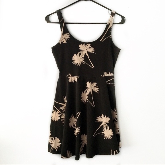 PINK Victoria's Secret Dresses & Skirts - PINK palm tree summer dress EUC